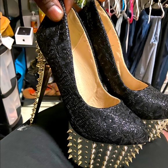 Yan Yi Shi Shang - Picture 1 of 5